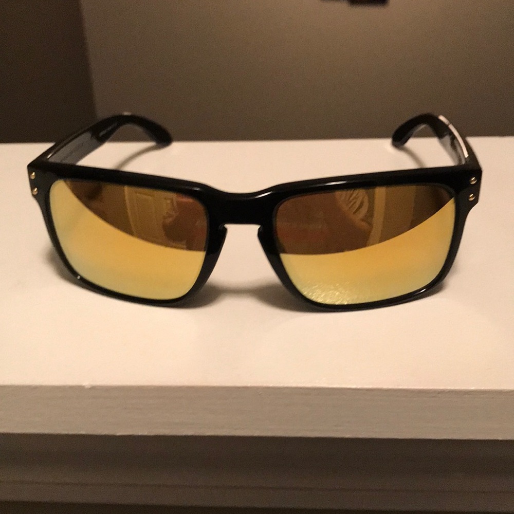 Oakley Holbrook Shawn White